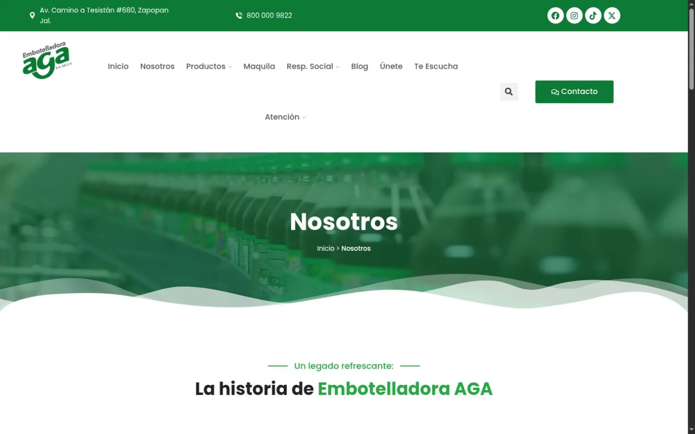 Página Nosotros del sitio actual de Embotelladora AGA de Occidente con encabezado verde e introducción a la historia de la empresa
