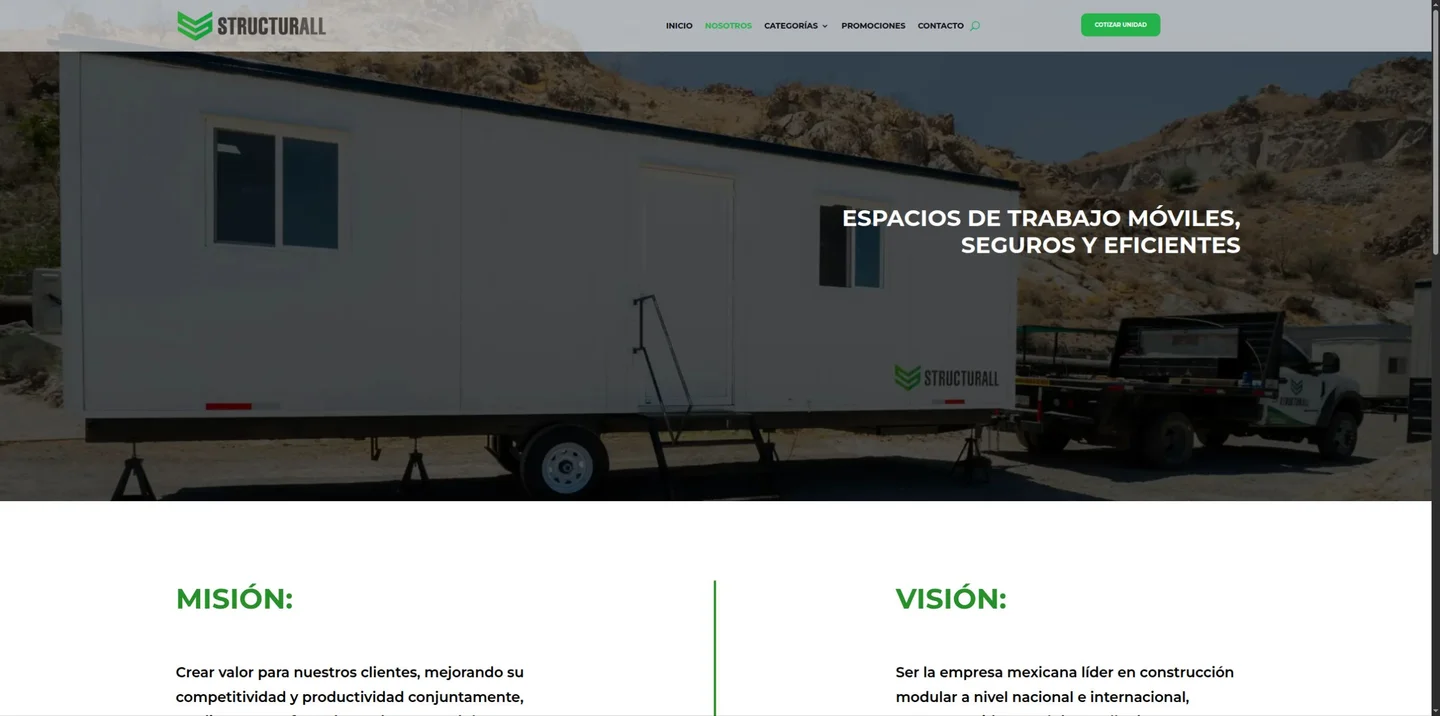Página actual Nosotros de Structurall con navegación, fotografía de una unidad modular e información corporativa